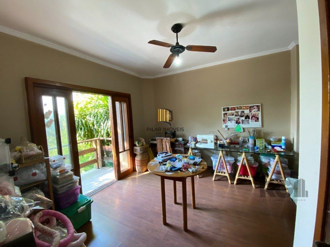 Casa para Venda - 350m², 4 dormitórios, sendo 4 suites, 4 vagas - Tristeza