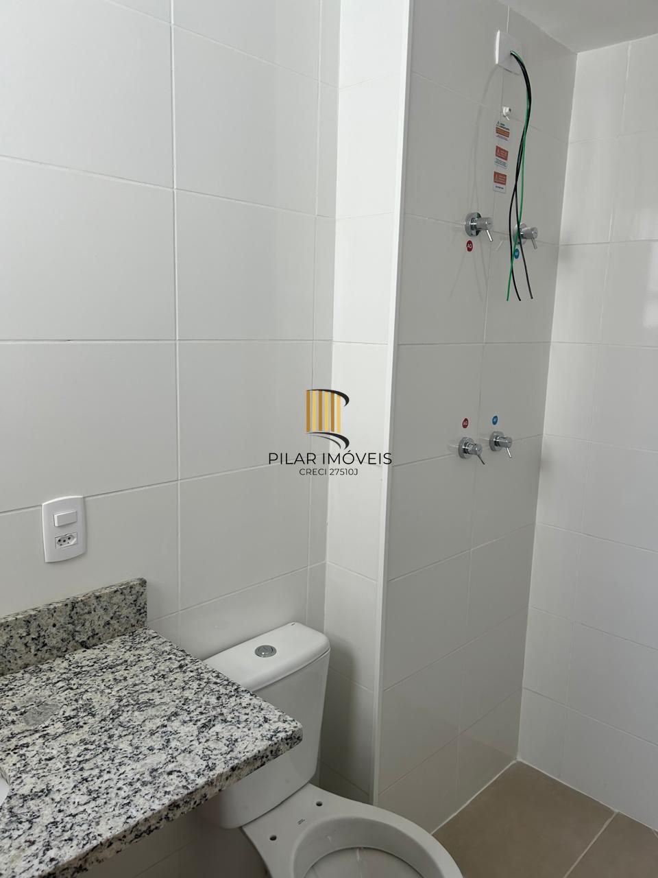 Apartamento no 5 andar de frente com 2 dormitórios