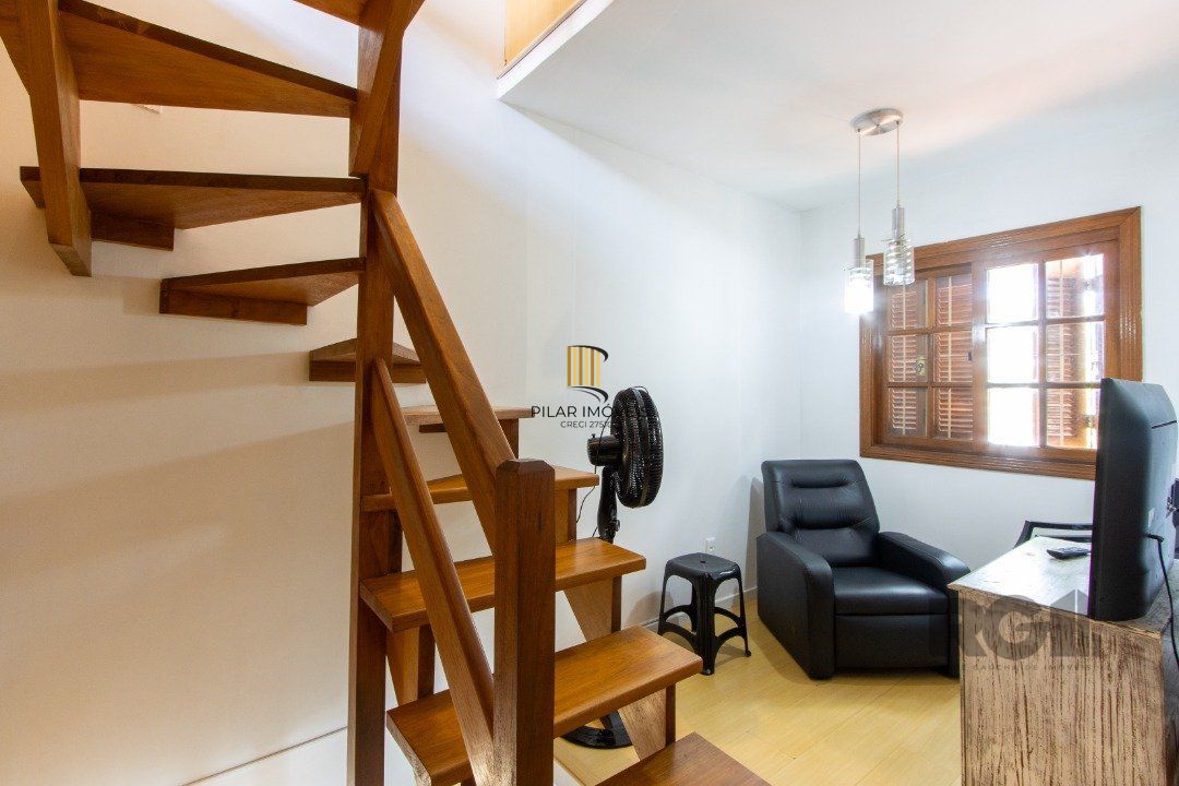 Casa de Condomínio 3 dormitórios no bairro Camaquã