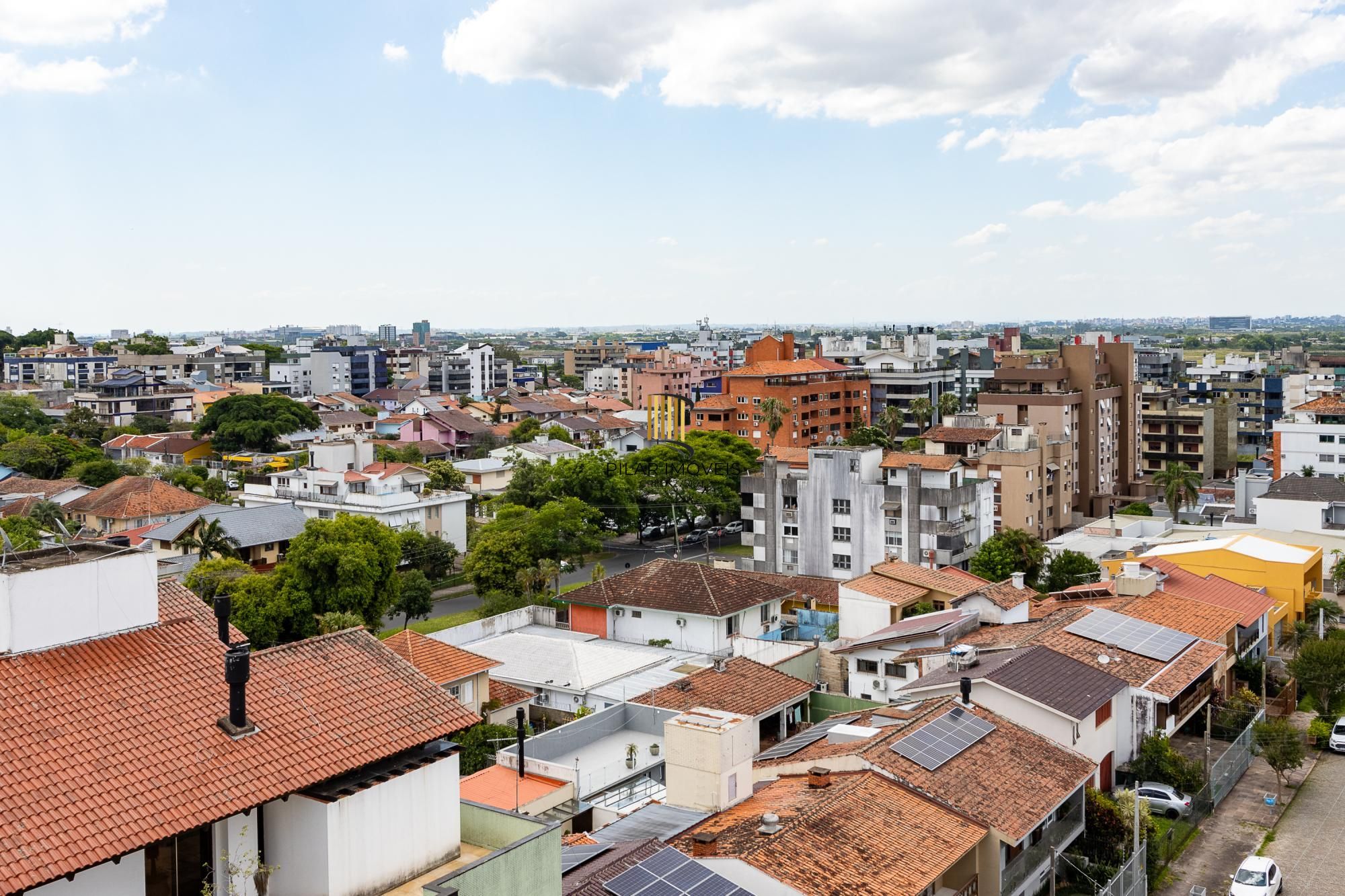 Apartamento de 3 dormitórios, 3 suítes, e 4 vagas, no bairro Jardim Lindoia