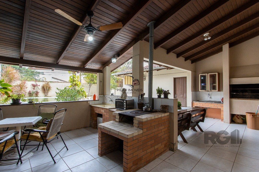 Casa 3 dormitórios no bairro Ipanema