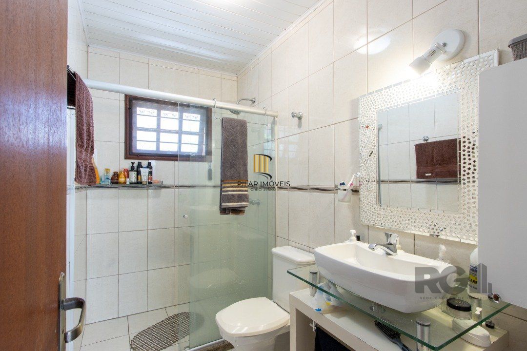 Casa 2 dormitórios no bairro Camaquã