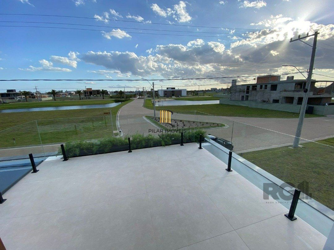 Sobrado Novo em Condomínio Fechado com 4 suítes e 238m² privativos