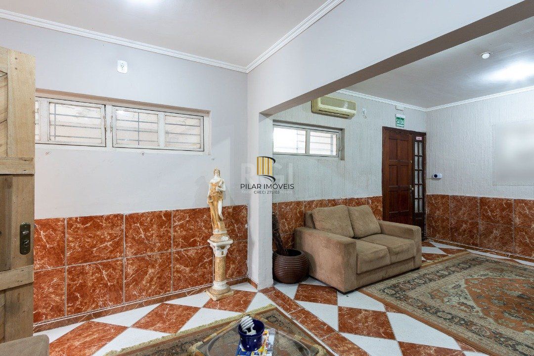 Sobrado para Venda - 300m², 3 dormitórios, sendo 1 suites, 3 vagas - Cavalhada