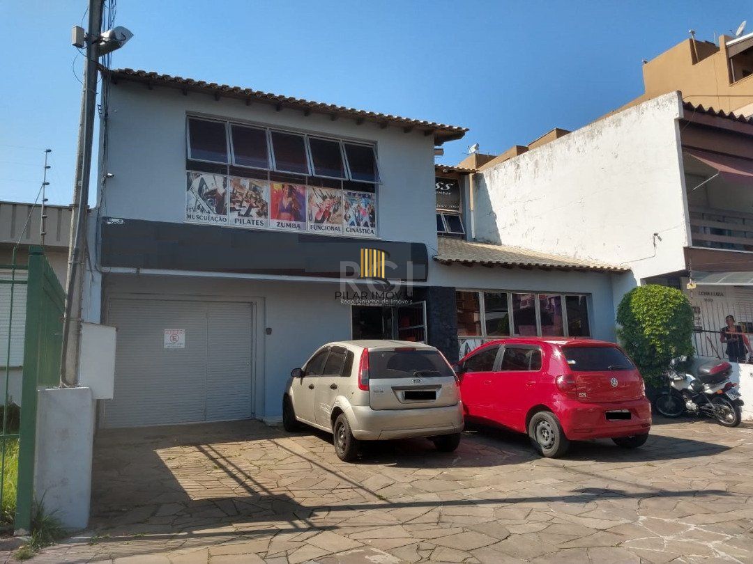 Casa para Venda - 322.4m², 2 dormitórios, 7 vagas - Cristal