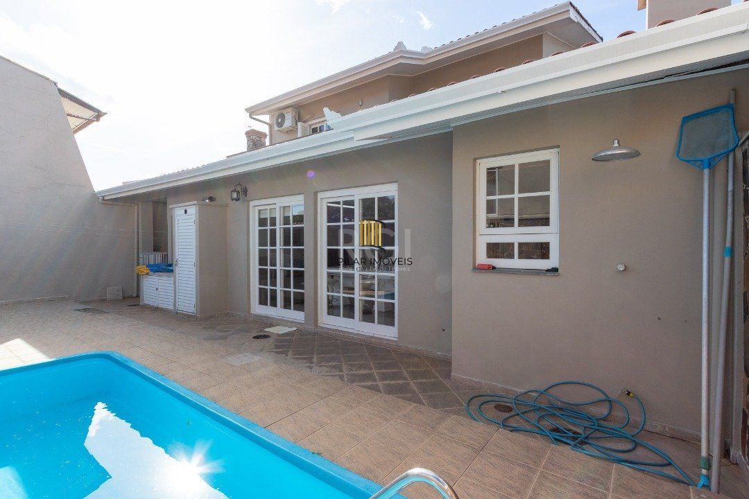 Casa Condominio para Venda - 300m², 4 dormitórios, sendo 2 suites, 2 vagas - Ipanema