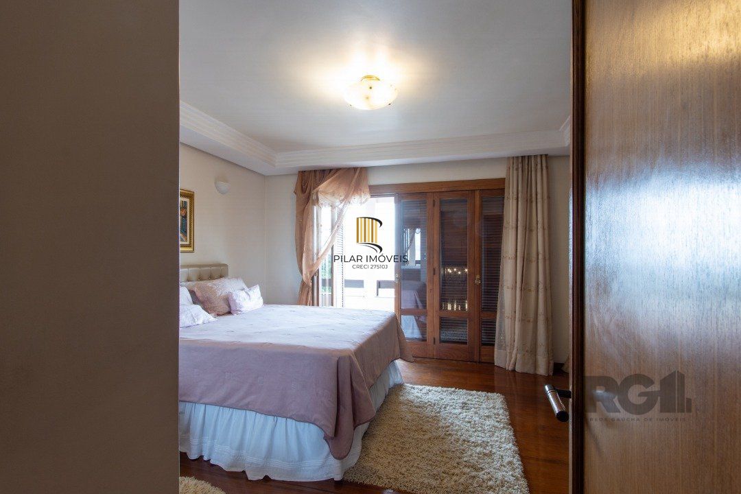 Casa para Venda com 4 dormitórios, sendo 2 suites e 4 vagas no bairro Jardim Isabel