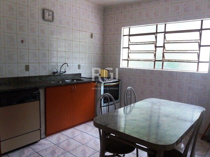 Casa para Venda - 250m², 5 dormitórios, sendo 3 suites, 2 vagas - Ipanema