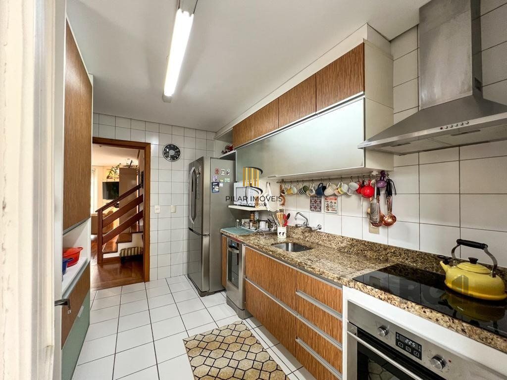 Excelente casa em condomínio no Bairro Tristeza - Ao lado do Shopping Paseo
