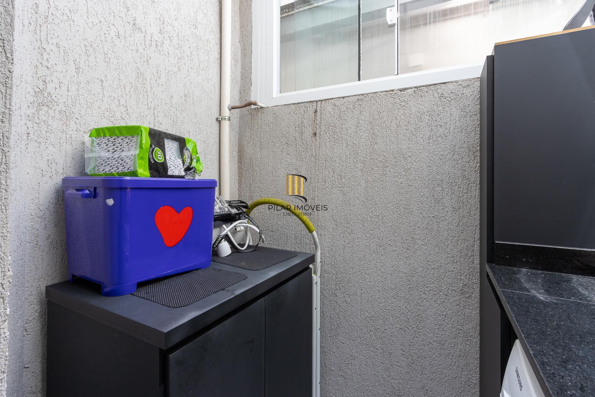 Linda  Casa em condomínio , localizada no bairro TRISTEZA, Zona Sul de PORTO ALEGRE..