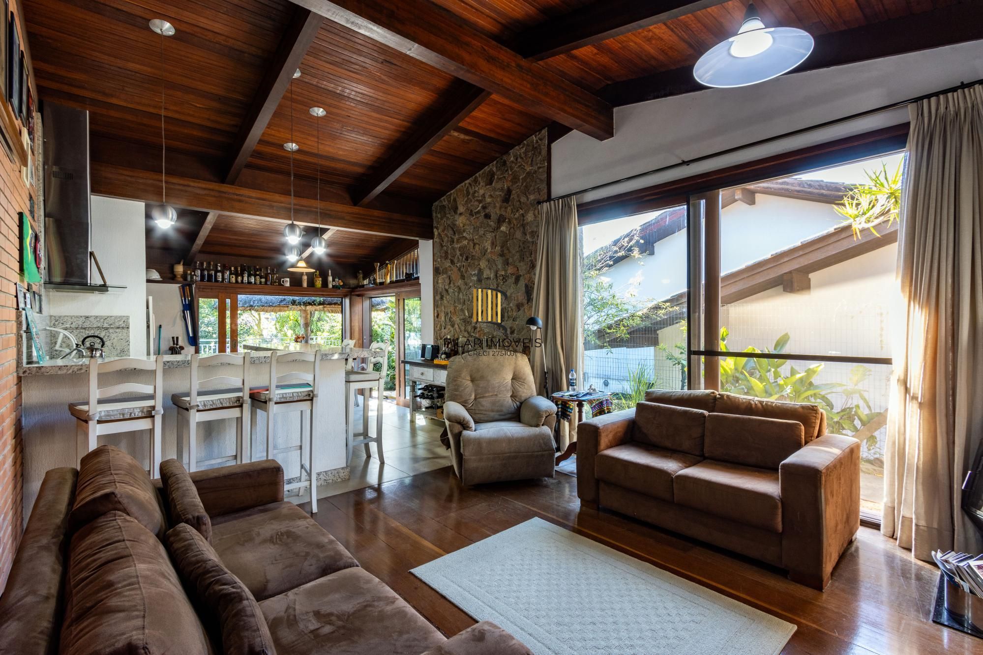 Casa de Condomínio 4 dormitórios no bairro Cavalhada