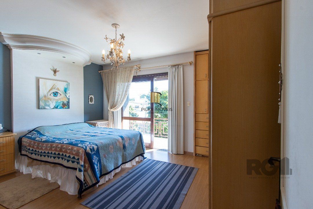 Casa tipo sobrado, com 3 dormitórios em Canoas