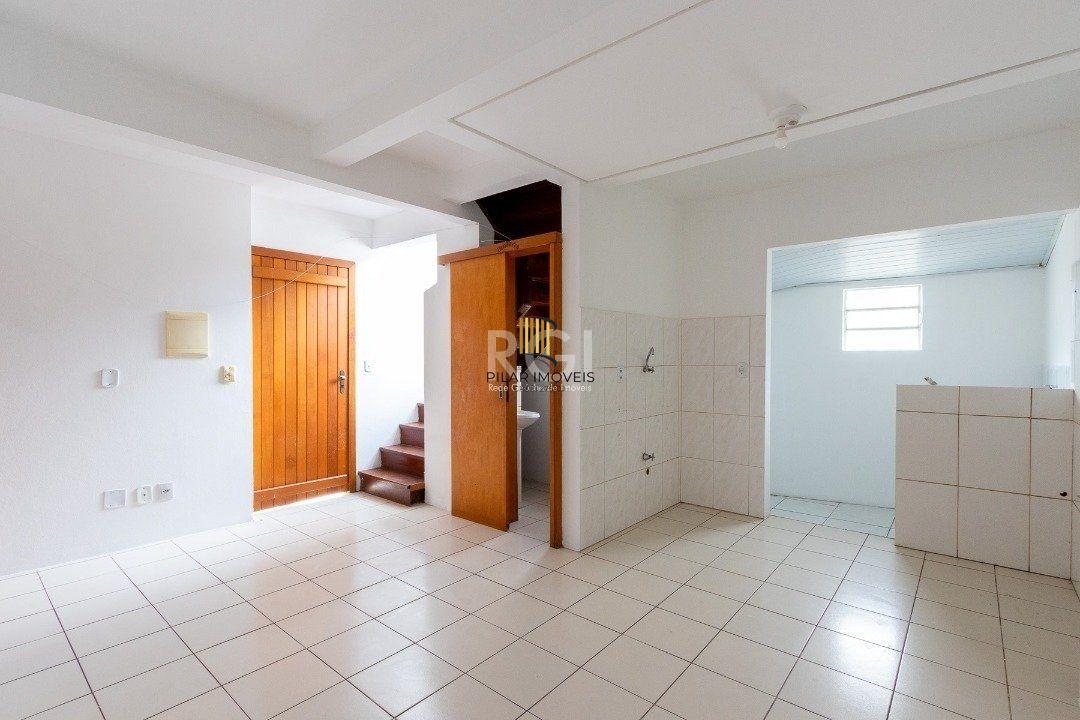 Casa para Venda - 98.24m², 2 dormitórios, 1 vaga - Restinga