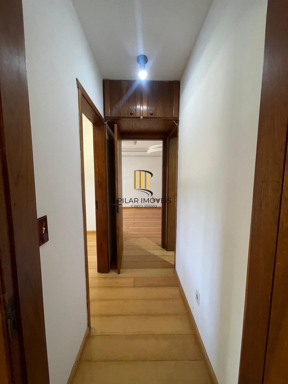 Apartamento com 02 dormitórios, 01 suíte, 74,53m2 privativos e 02 vagas de garagem cobertas!