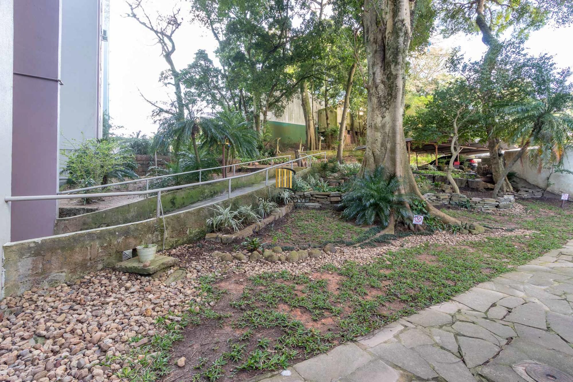 Apartamento 3 quartos, reformado, condomínio com infraestrutura - Bairro Cristal