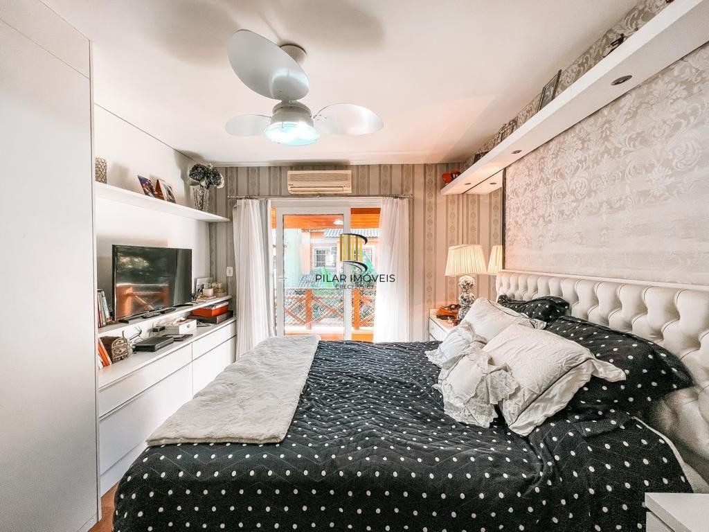 Excelente casa a venda no bairro Tristeza, para o lado do Rio!