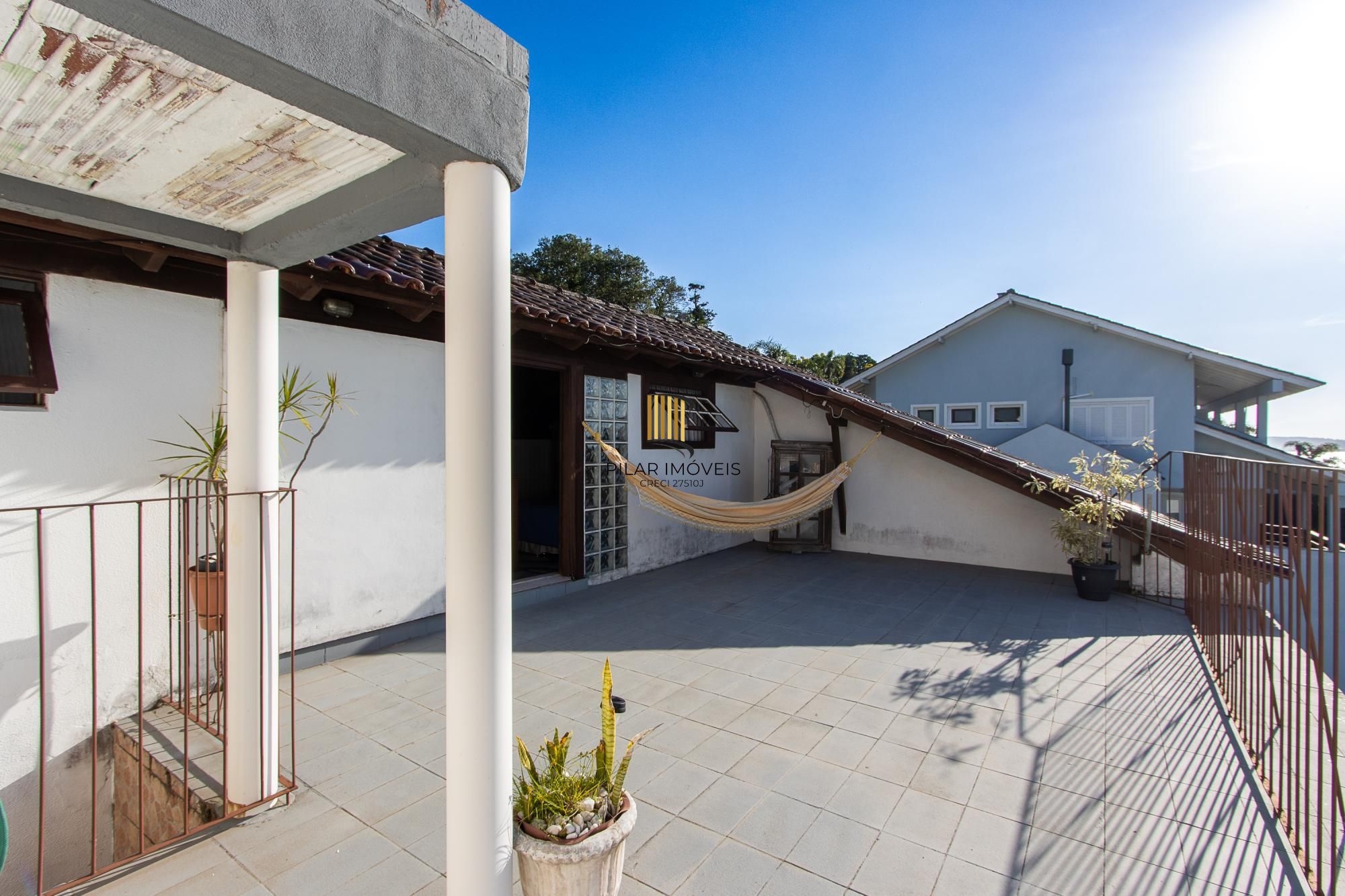 **Casa de 05 dormitórios, 03 suítes, 06 Banheiros, com 315,10m² privativos na Vila Conceição, Porto Alegre, RS**