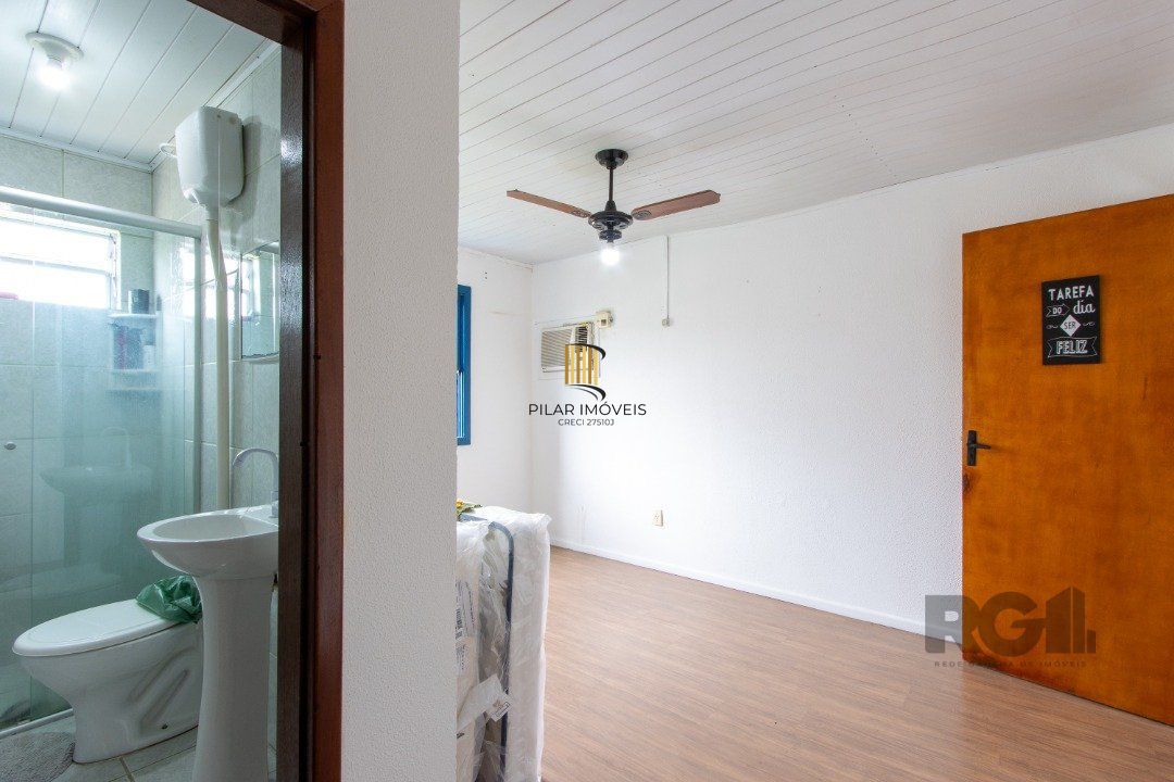 Casa térrea, 3 quartos, edícula, com 2 suites, pátio - Bairro Guarujá