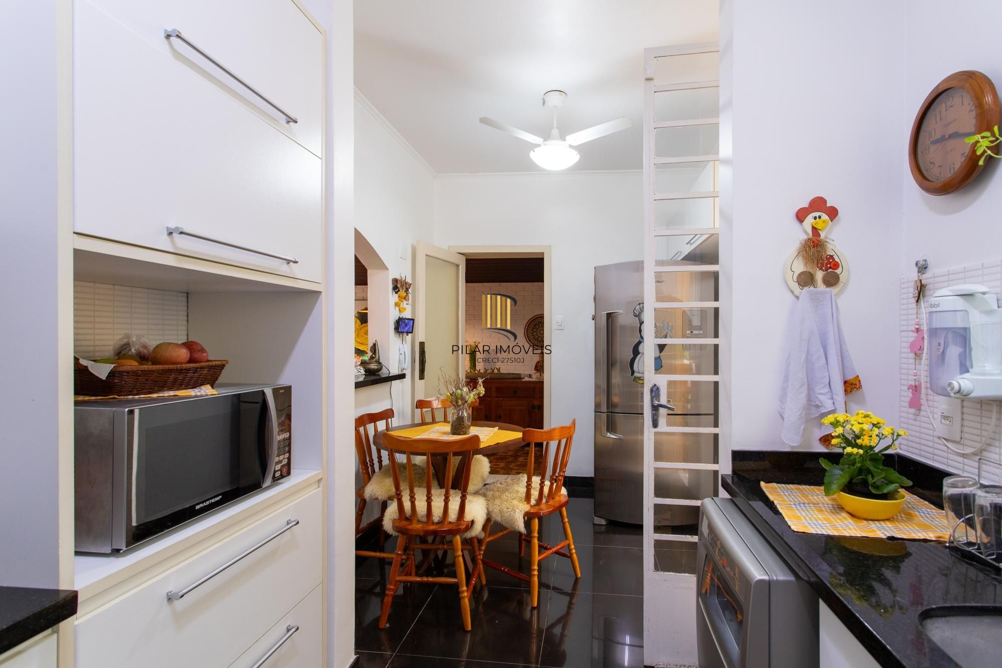 Casa 5 dormitórios no bairro Vila Assunção