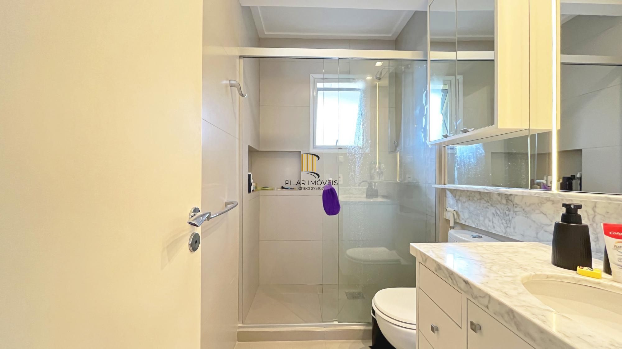 Casa em Condomínio com 3 quartos e 216m² à venda em Teresópolis, Porto Alegre.