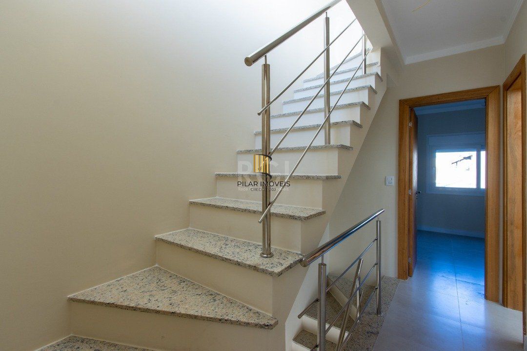 Casa 3 dormitórios no bairro Hípica