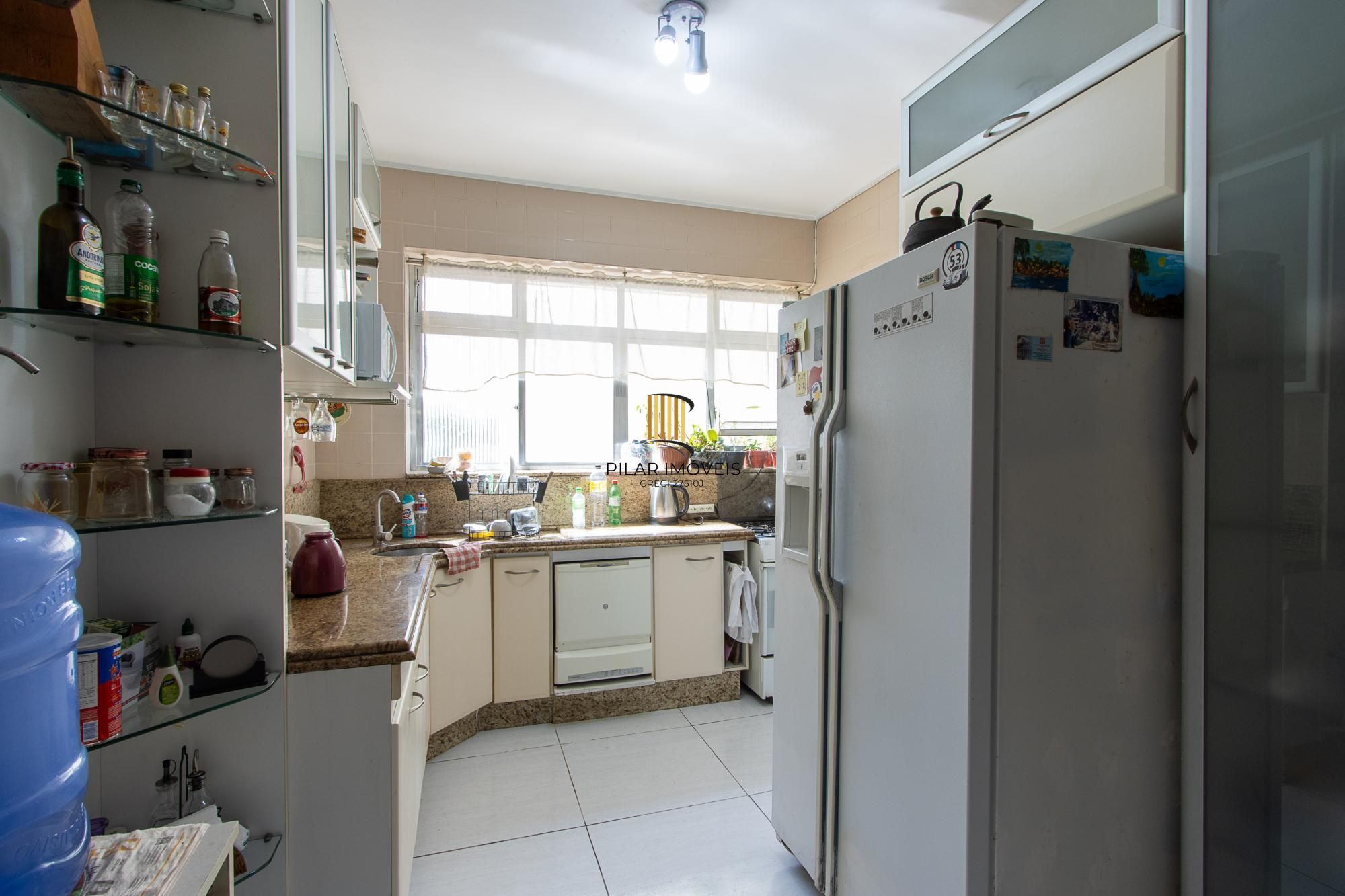 Apartamento 3 dormitorios com 168,65m2 privativos e uma vaga..