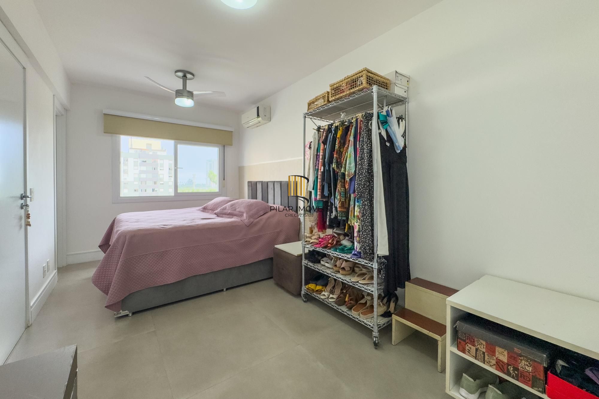 Apartamento 03 Suítes bairro Cristal, 88,97m² de área privativa, semimobiliada e 02 vagas de garagens cobertas.