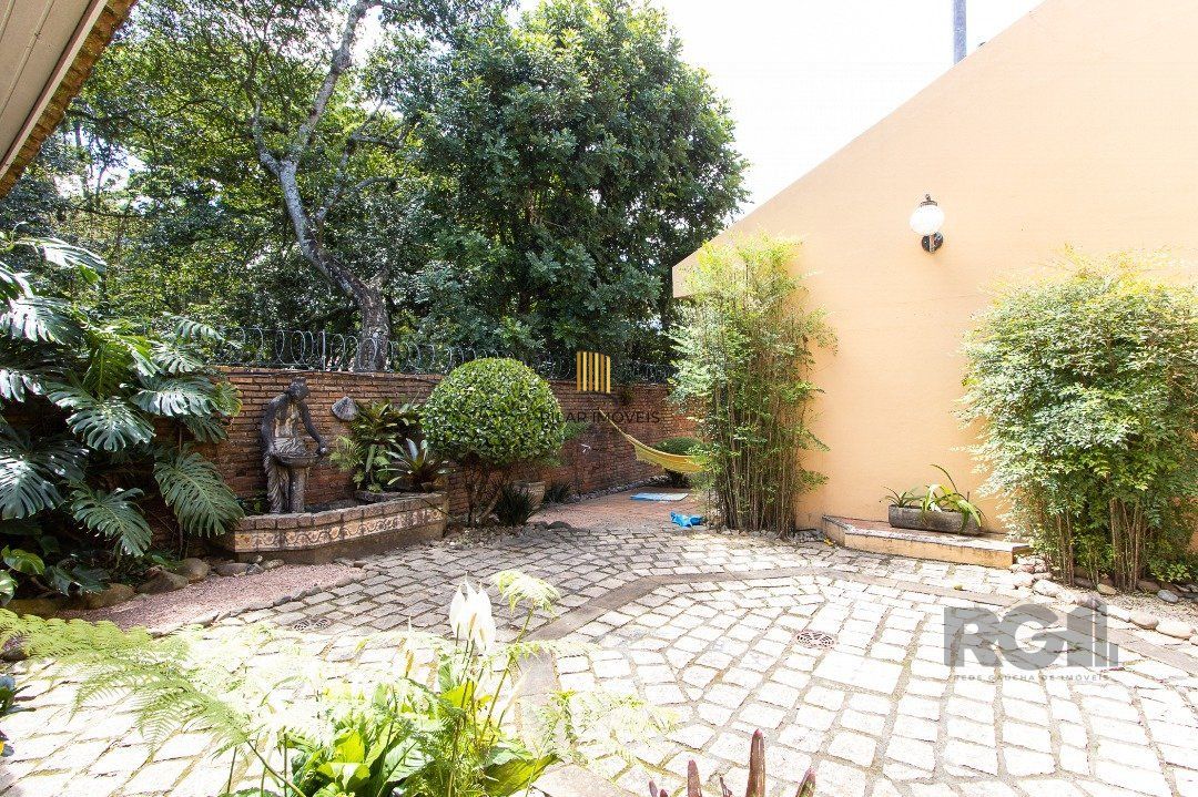 Casa 4 dormitórios no bairro Jardim Isabel