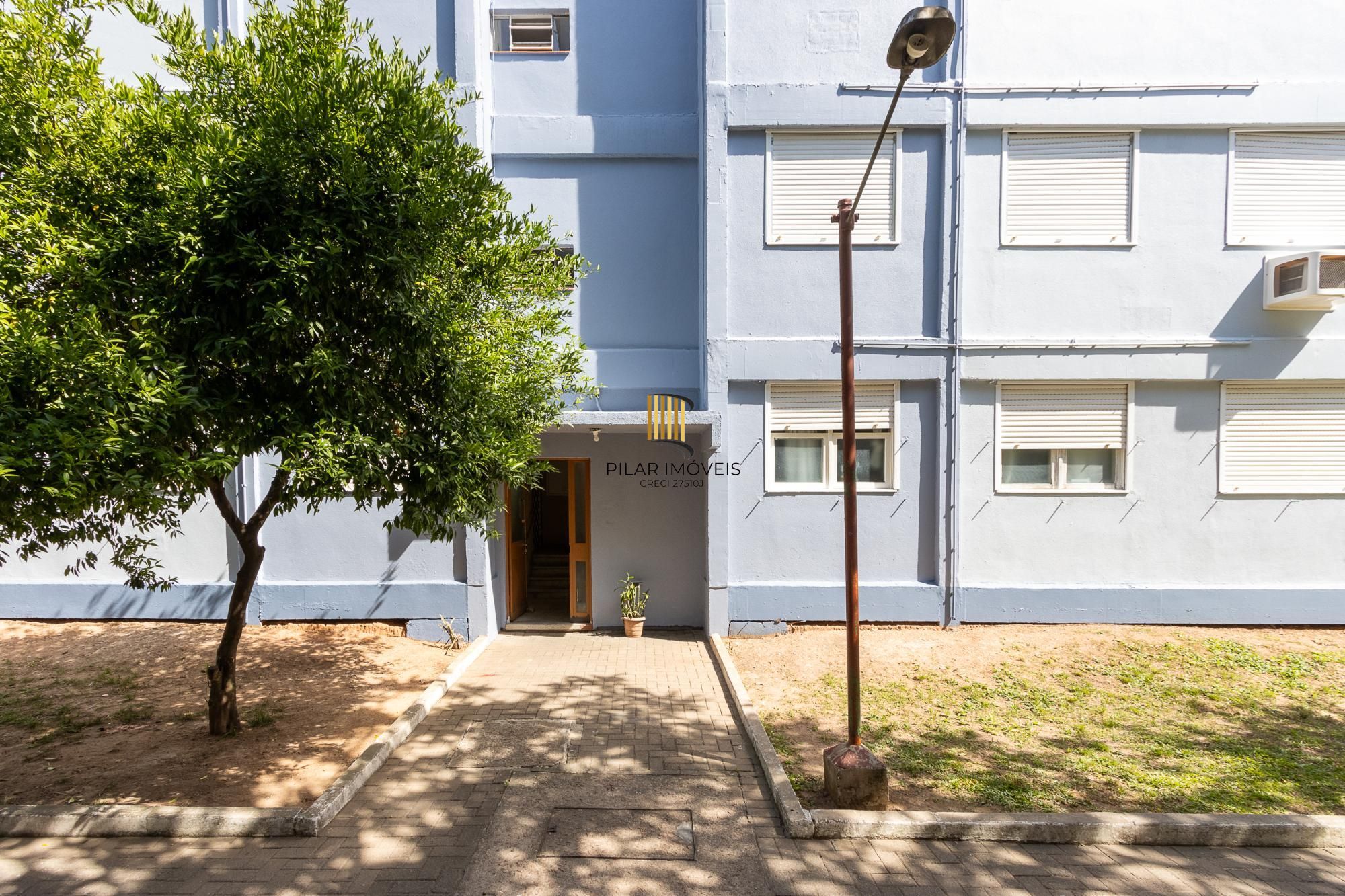 APARTAMENTO REFORMADO, 3 QUARTOS, 1 VAGA ROTATIVA - BAIRRO CAMAQUÃ