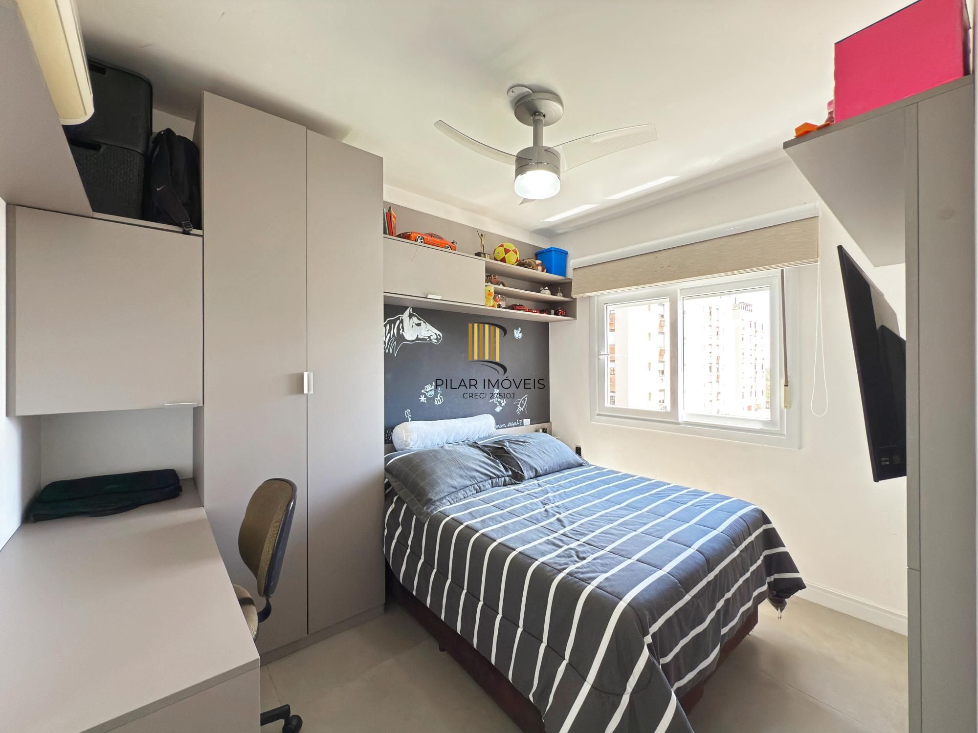 Apartamento 03 Suítes bairro Cristal, 88,97m² de área privativa, semimobiliada e 02 vagas de garagens cobertas.