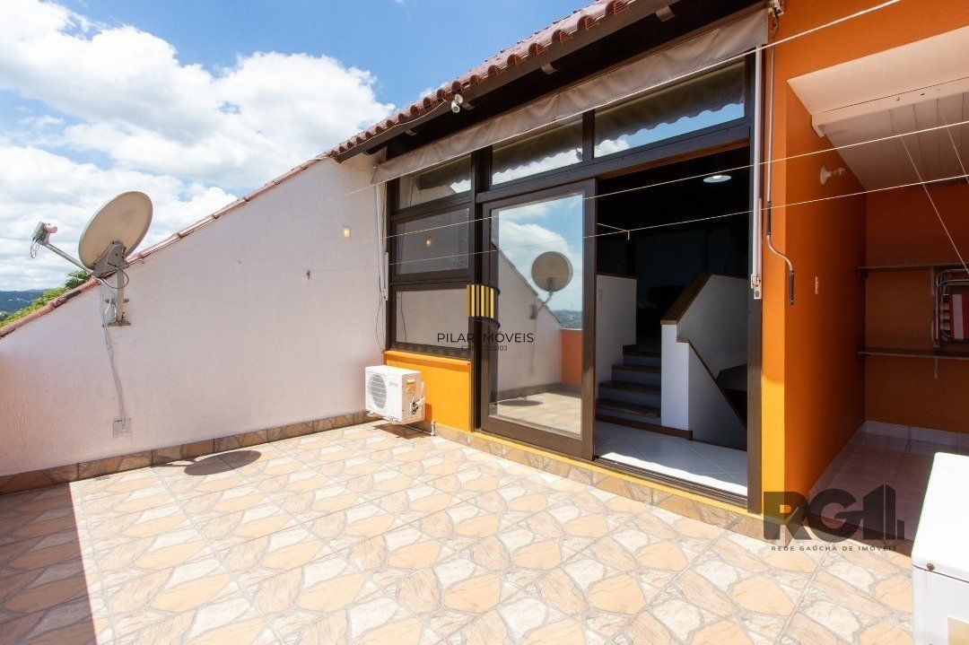 Casa de Condomínio 3 dormitórios no bairro Tristeza