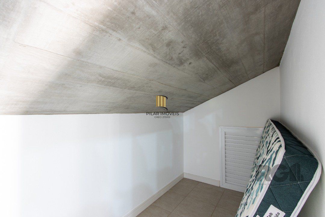 Casa de Condomínio 4 dormitórios no bairro Pedra Redonda
