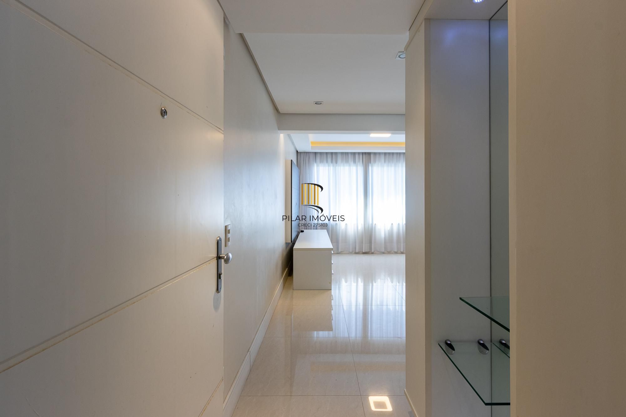 Apartamento de 3 dormitórios, 1 suíte e 2 vagas escrituradas no bairro Tristeza.