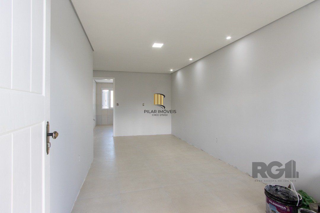 Casa  no Bairro Hípica, 100% reformada, 2 dormitórios, 1 vaga de garagem.