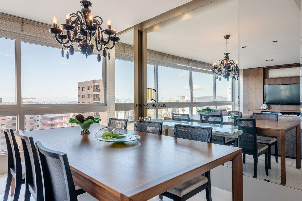 Apartamento 3 dormitórios, sendo 1 suíte e 2 vagas no Petropolis