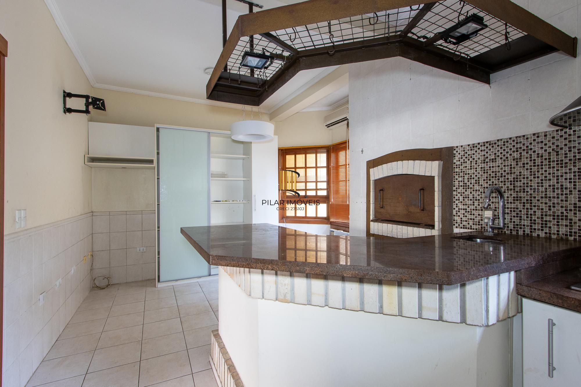 Casa em condominio Zona Sul, desocupada