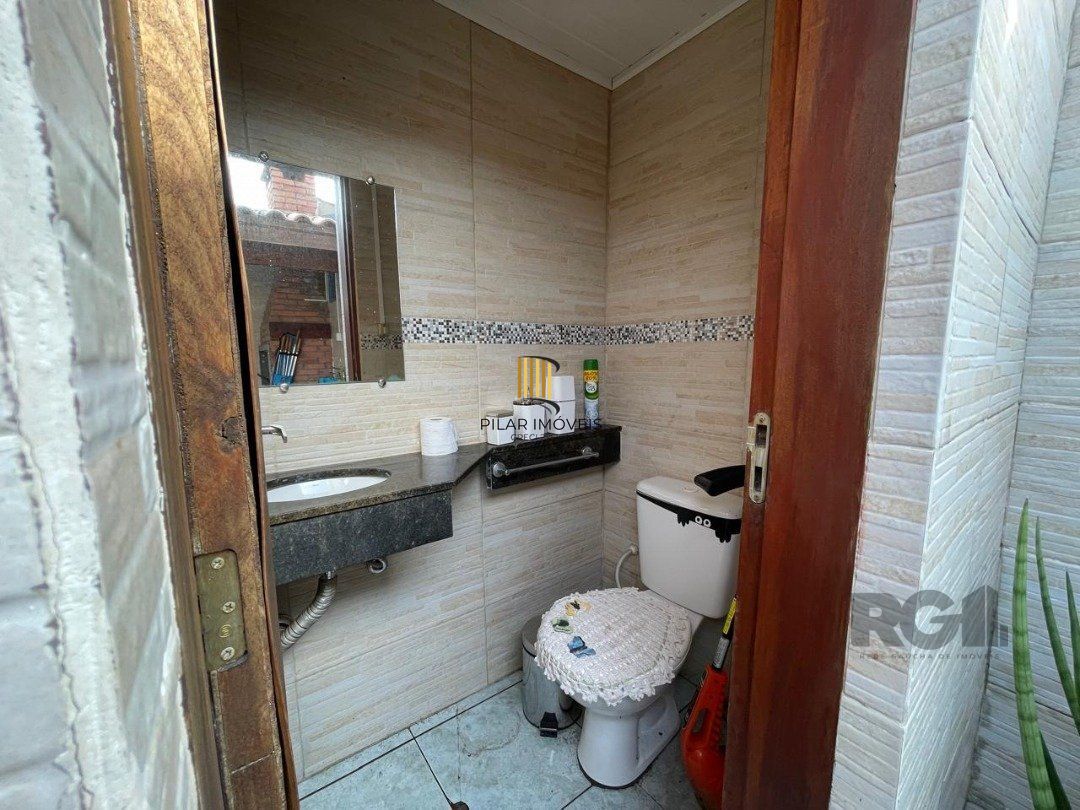 Casa 2 dormitórios no bairro Hípica