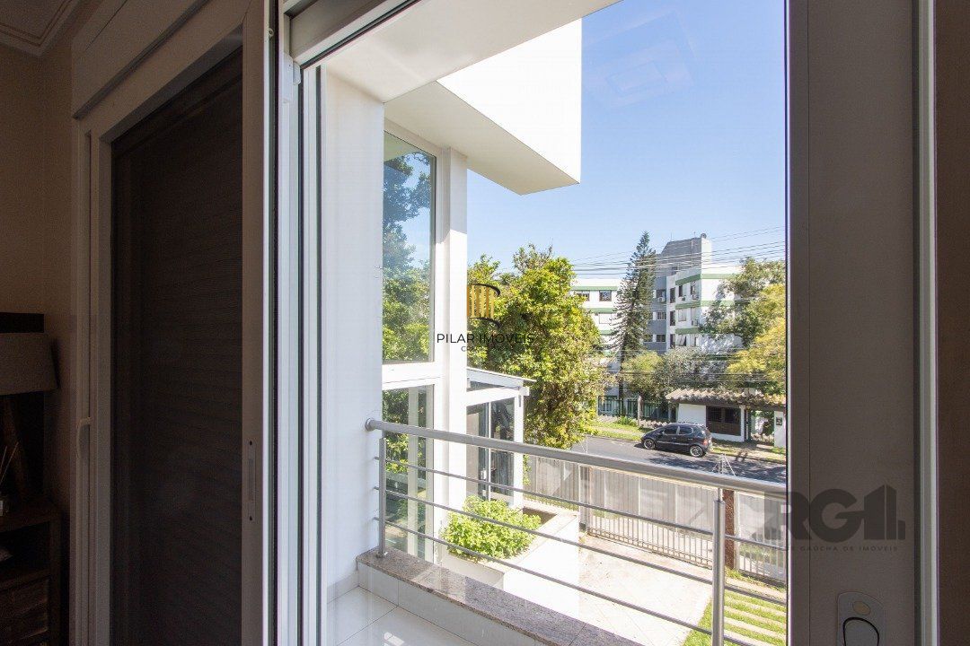 Casa 3 dormitórios no bairro Nonoai