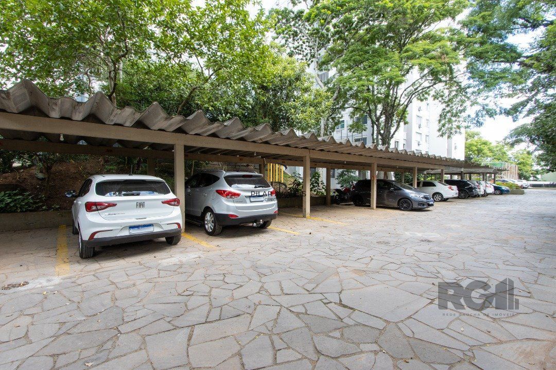 Apartamento 3 quartos, 2 banheiros, 1 vaga, condomínio com infra - Bairro Cristal