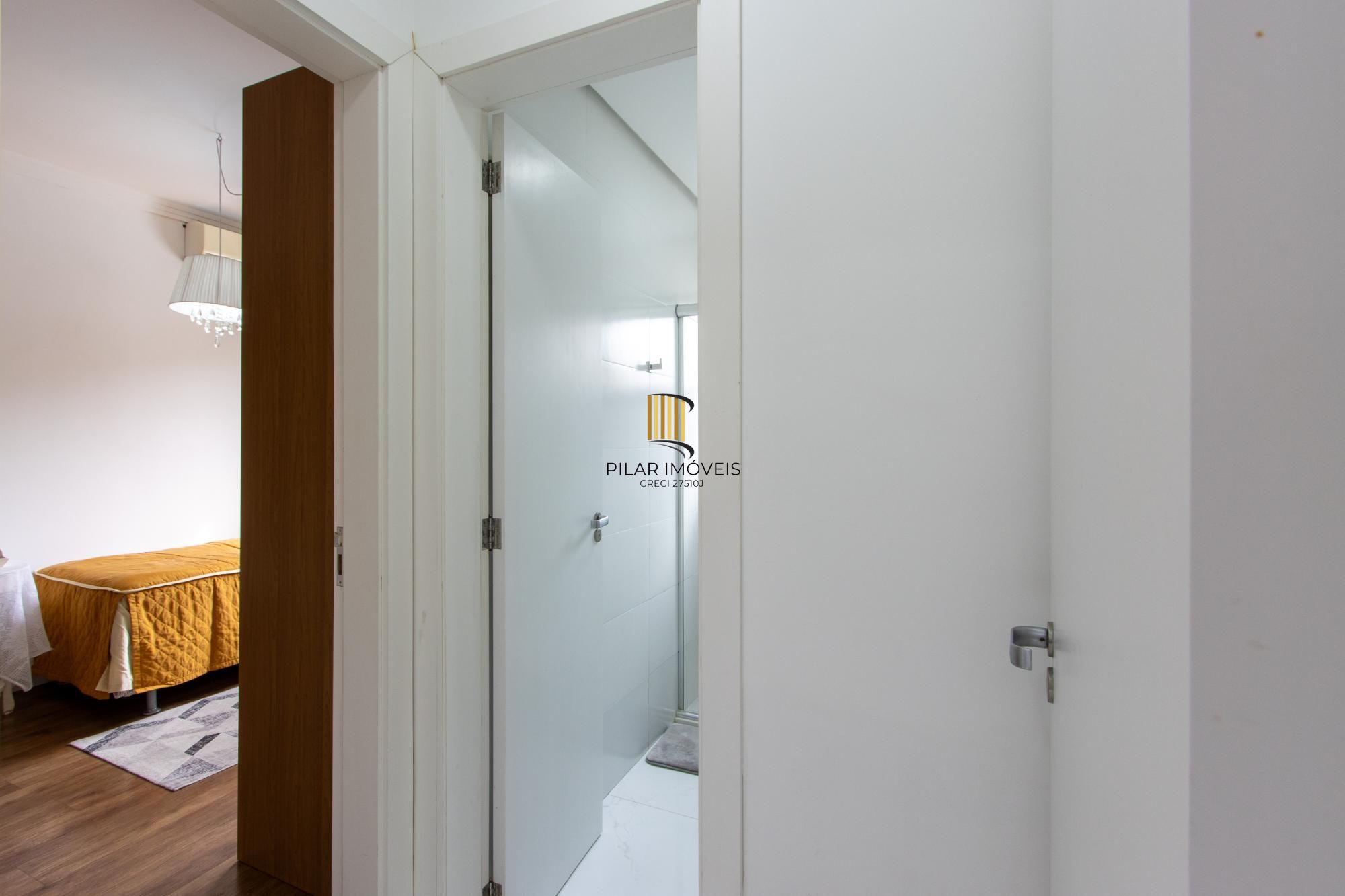 Excelente casa de alvenaria, 4 dormitórios, 2 suítes e 2 vagas de garagem.