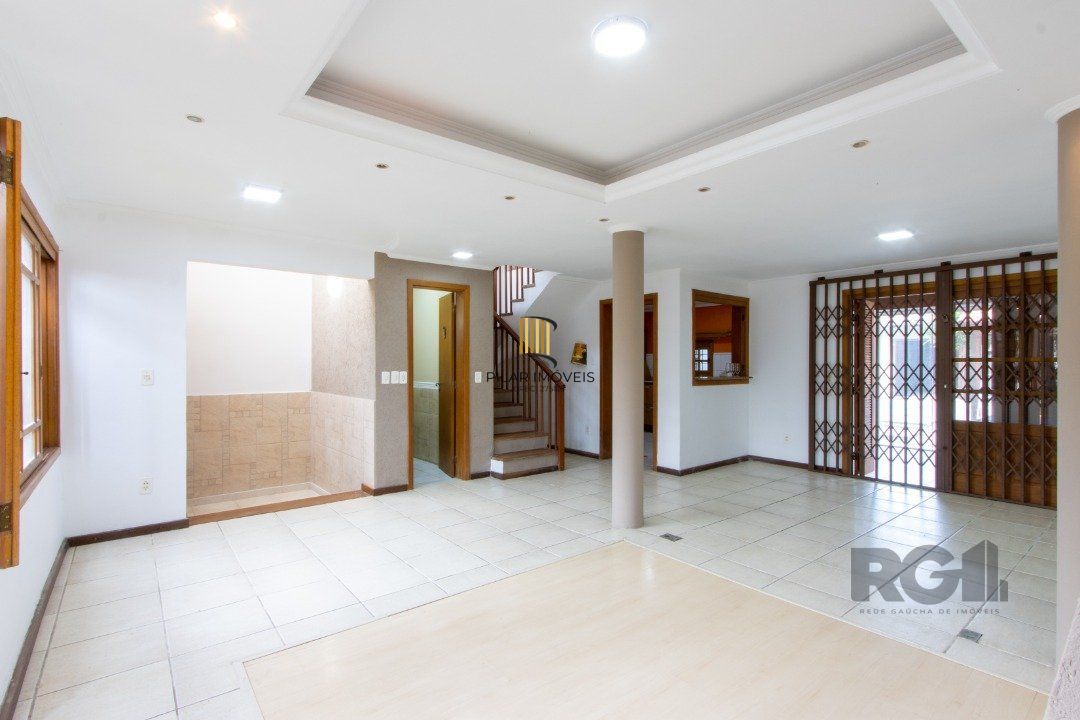 Casa 4 dormitórios no bairro Ipanema