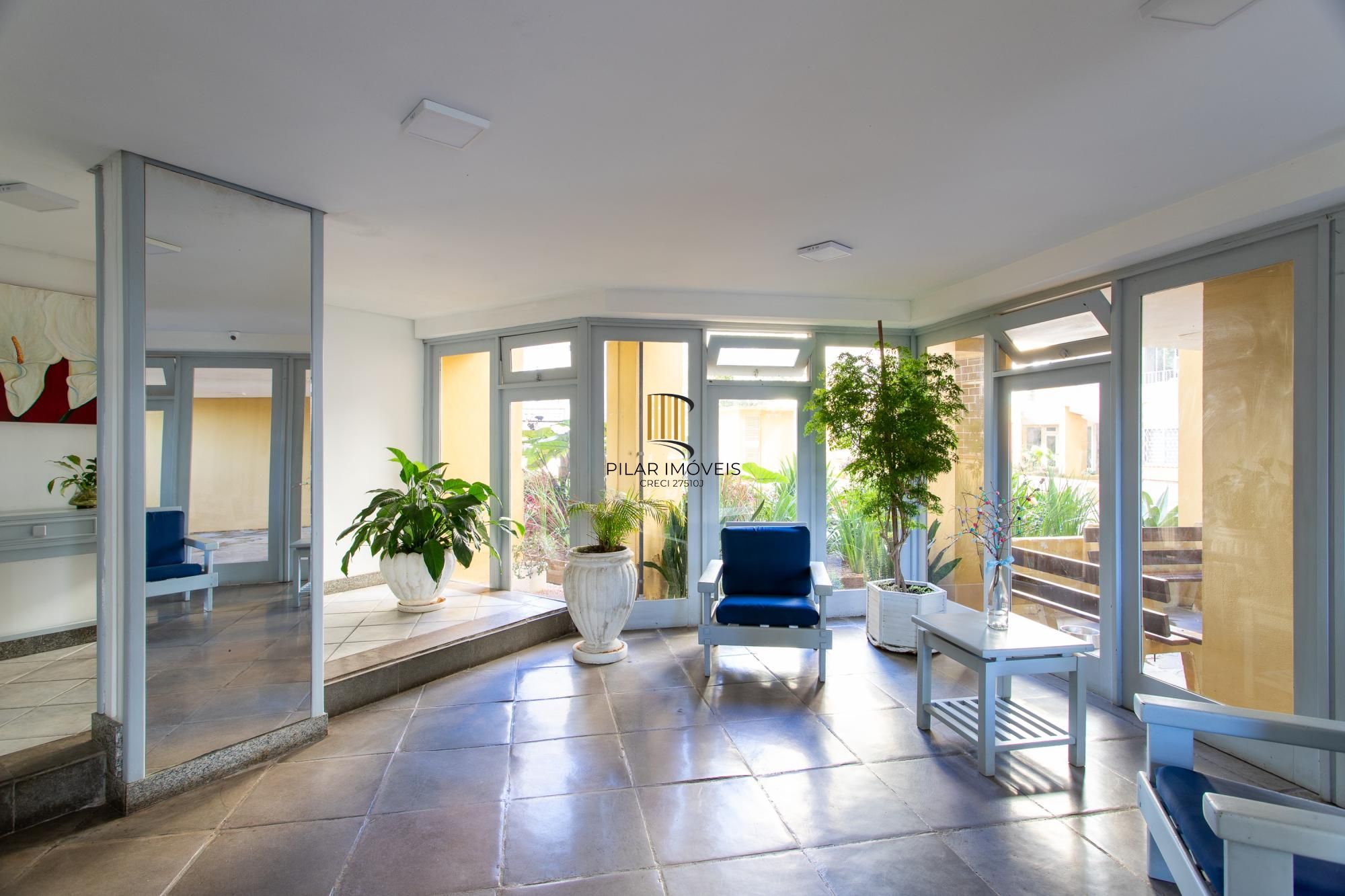 Excelente Apartamento 2 Dormitórios na Av. Wenceslau Escobar