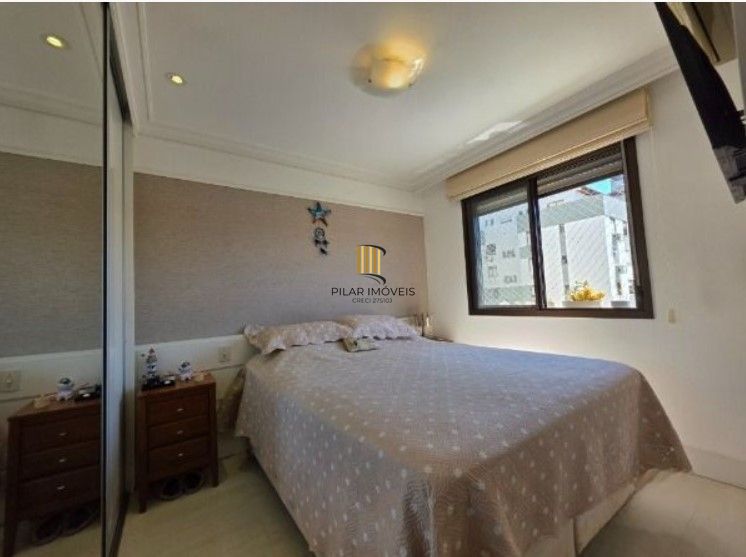 Apartamento  com 2 dormitórios, lavabo, banho social e churrasqueira integrada.