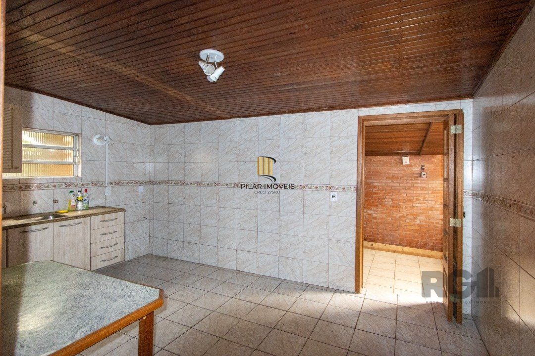 Casa 6 dormitórios no bairro Tristeza