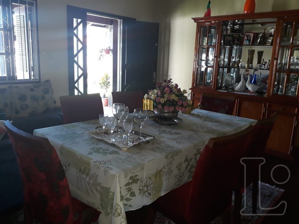 Casa para Venda - 114m², 2 dormitórios, sendo 1 suites, 2 vagas - Zona Nova