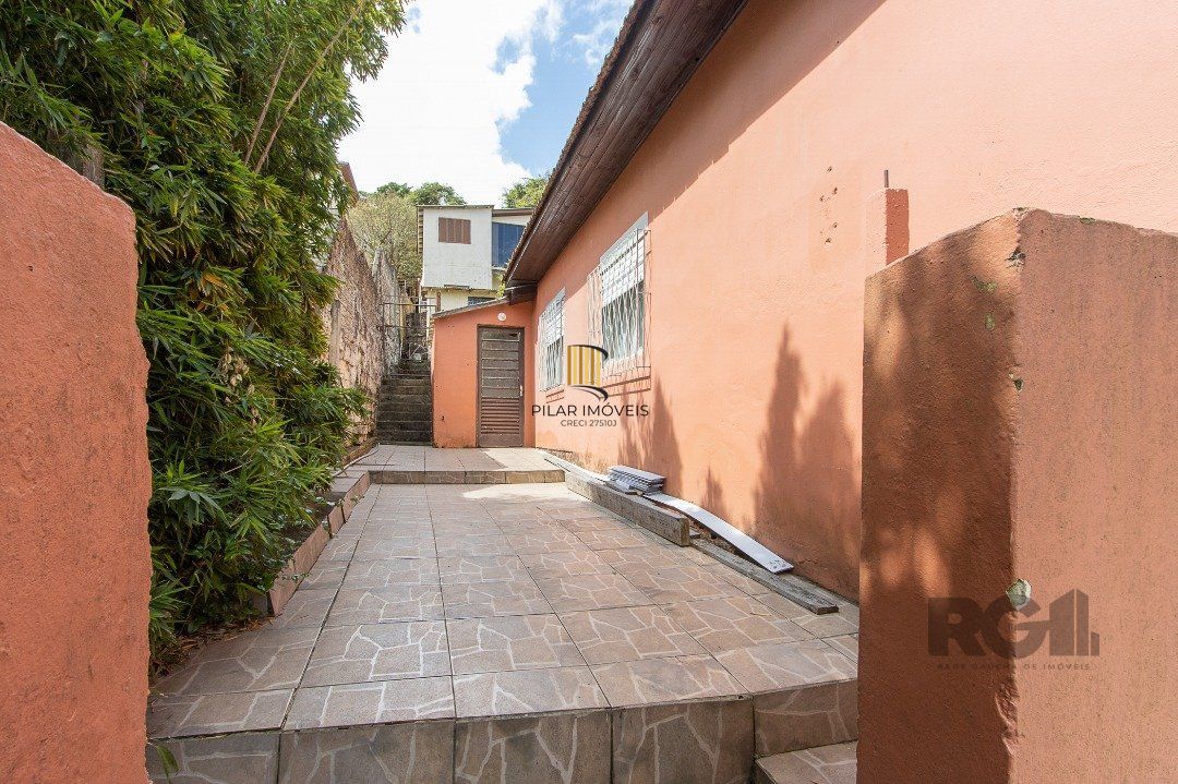 Casa 2 dormitórios no bairro Cristal