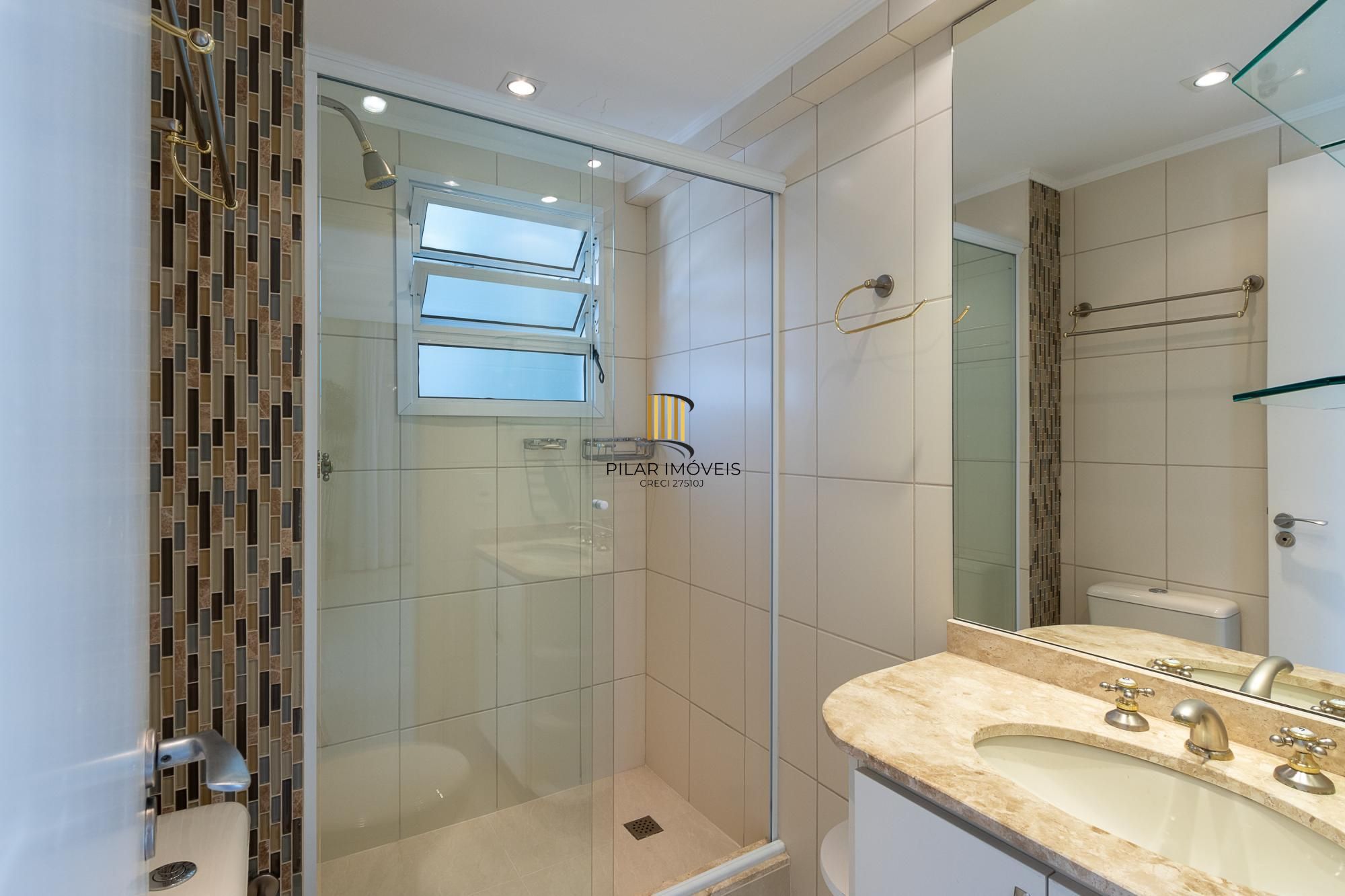 Apartamento de 3 dormitórios, 1 suíte e 2 vagas escrituradas no bairro Tristeza.