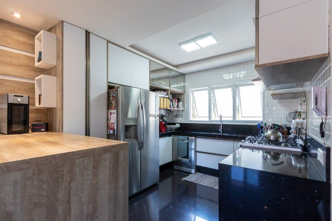 Casa Condominio para Venda - 245.29m², 3 dormitórios, sendo 1 suites, 2 vagas - Pedra Redonda