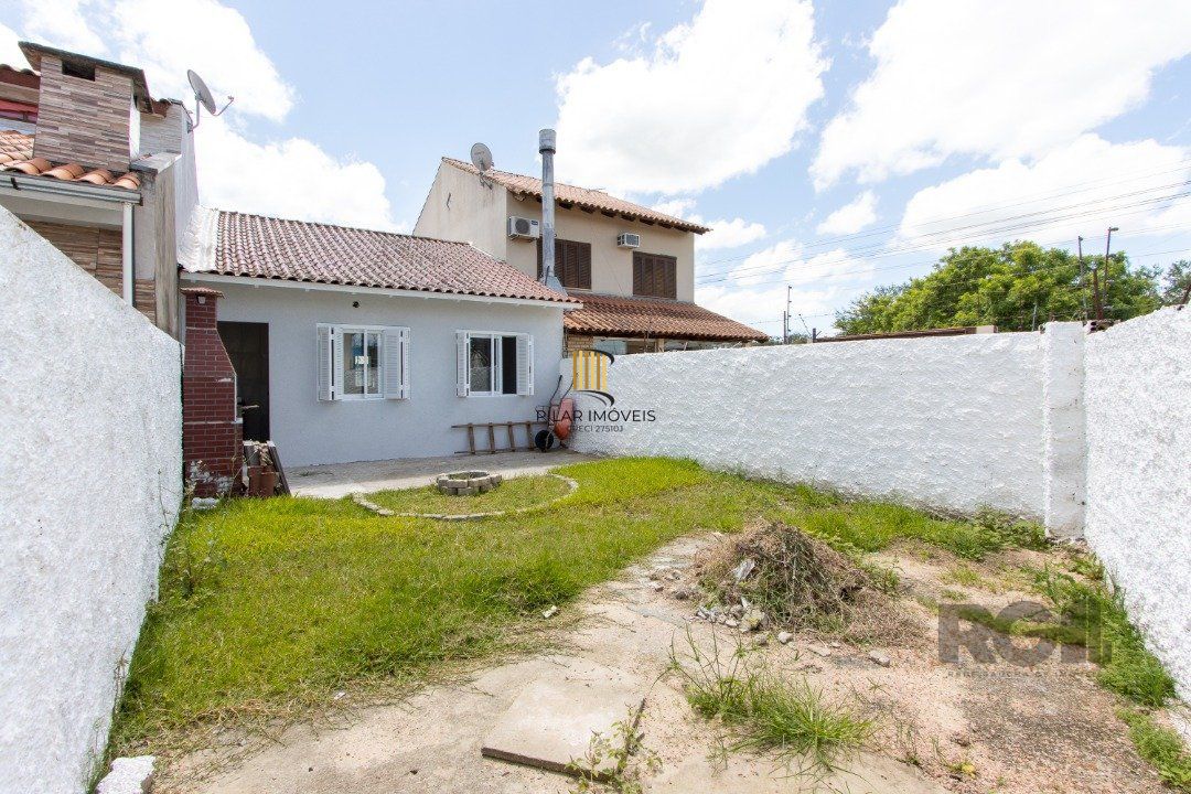 Casa  no Bairro Hípica, 100% reformada, 2 dormitórios, 1 vaga de garagem.