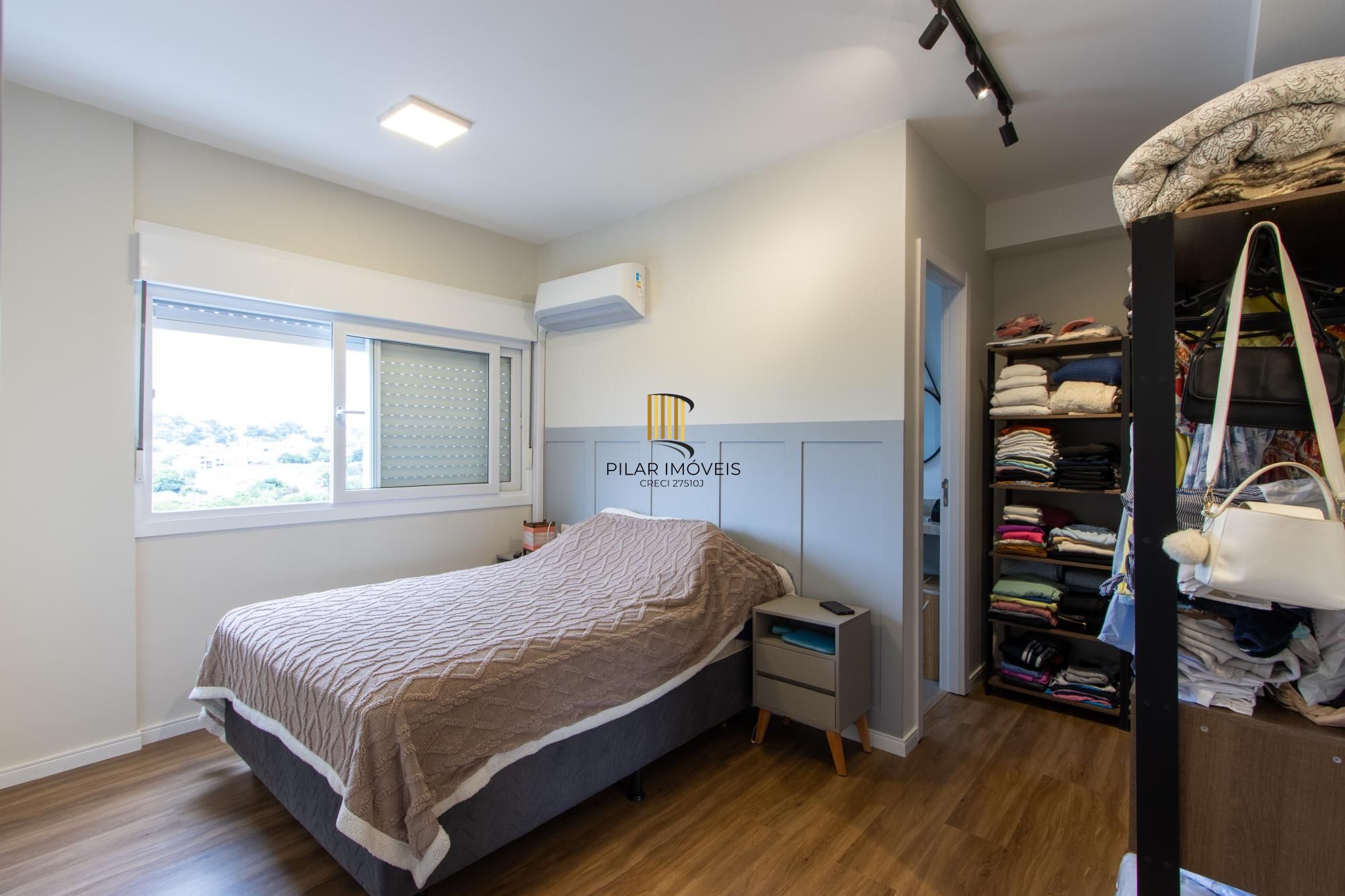 Apartamento à venda no bairro Teresópolis em Porto Alegre.